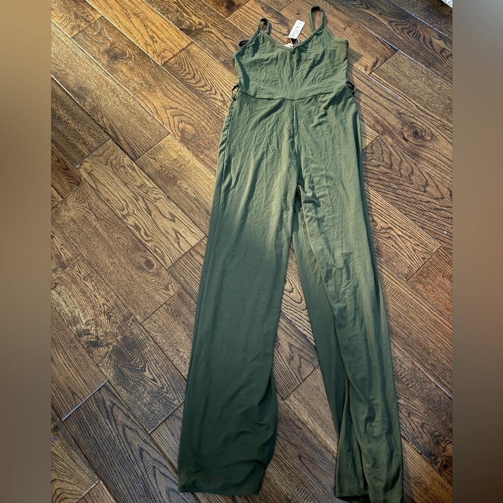NWT CAPELLA Jumpsuit Size Small